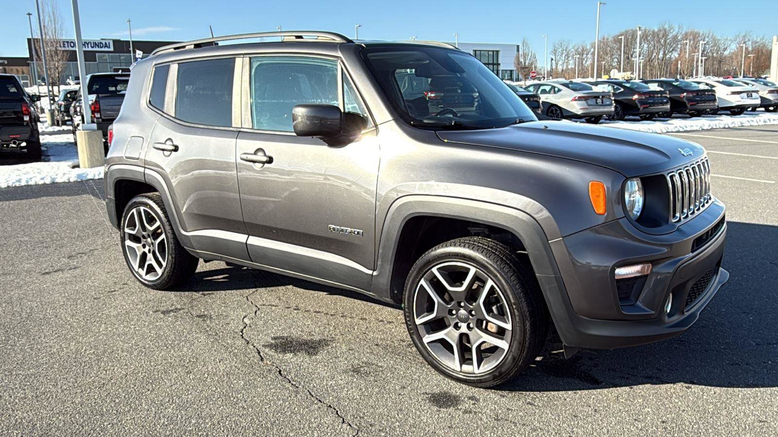 Used 2019 Jeep Renegade Latitude w/ Cold Weather Group image 2