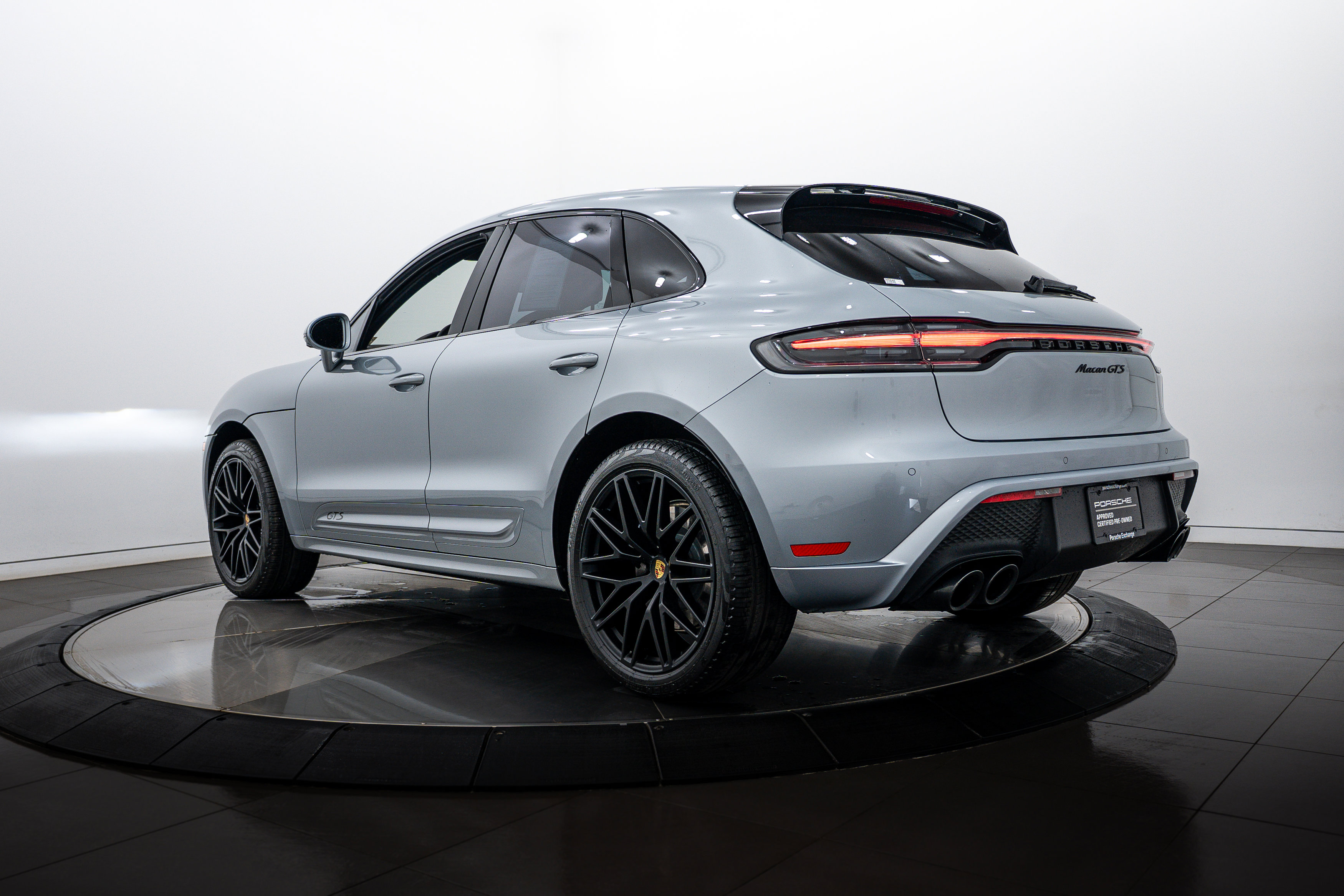 Certified 2026 Porsche Macan GTS image 2