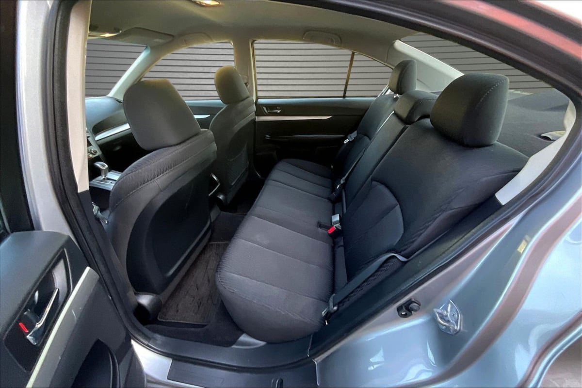 Used 2010 Subaru Legacy 2.5i Premium AWD/4WD image 20