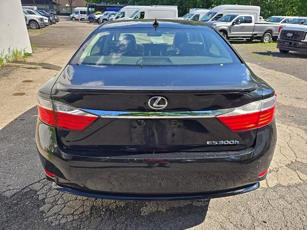 Used 2013 Lexus ES 300h w/ Luxury Pkg FWD image 5