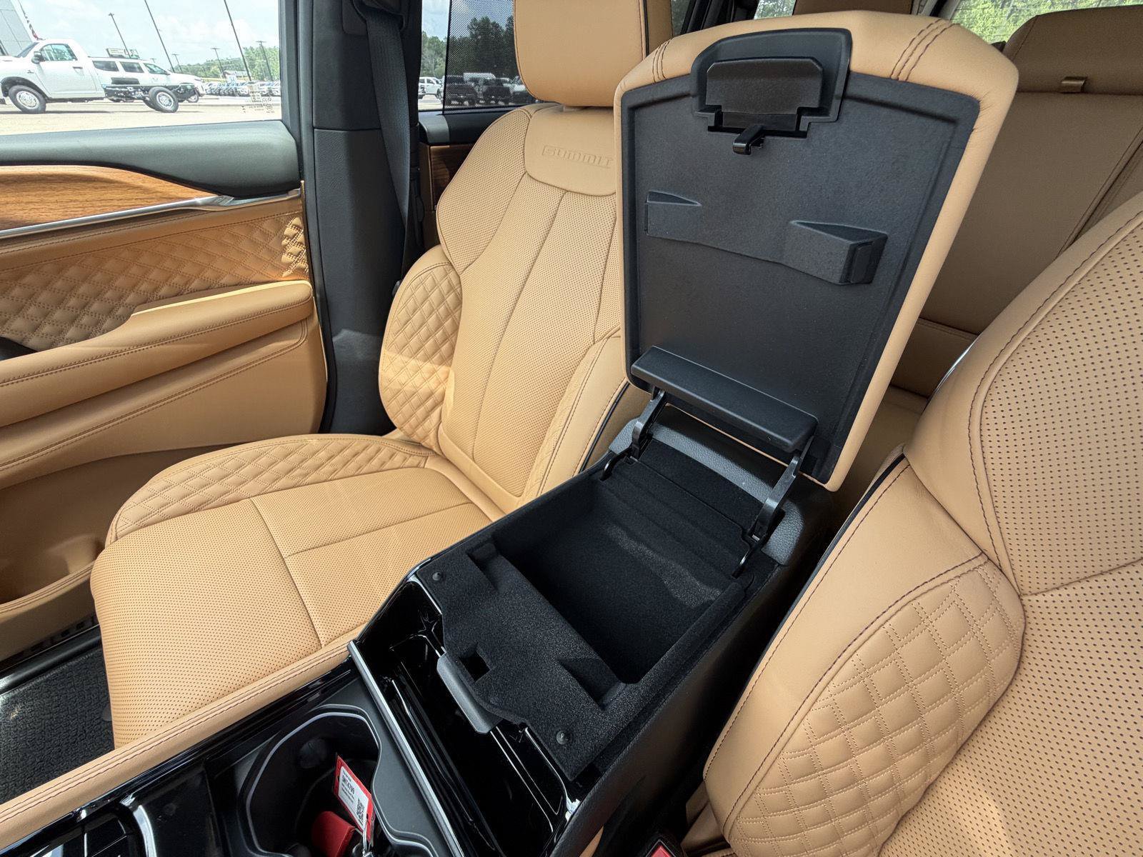 New 2026 Jeep Grand Cherokee Summit AWD/4WD image 14