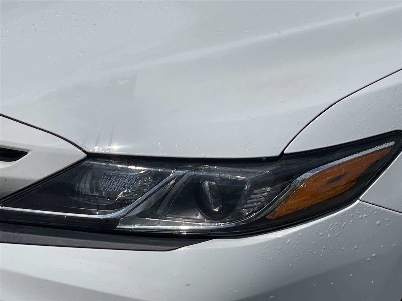 Used 2019 Toyota Camry SE w/ Convenience Package FWD image 9