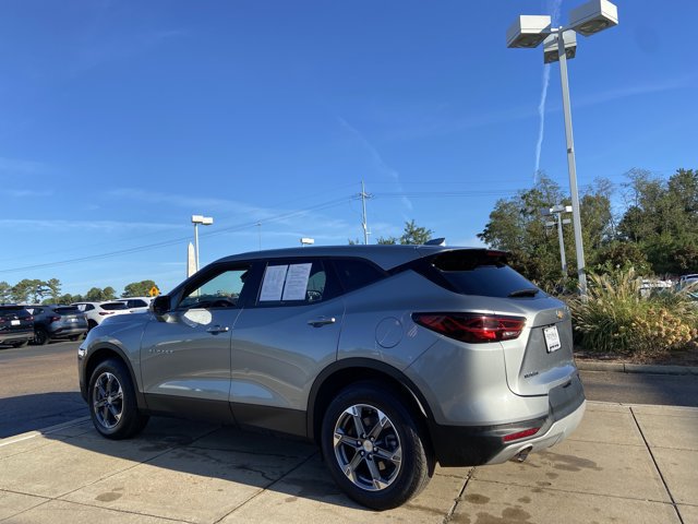 Used 2025 Chevrolet Blazer LT FWD image 8