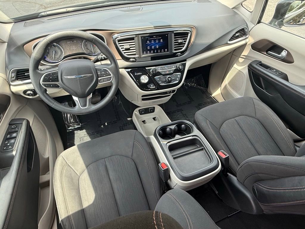 Used 2018 Chrysler Pacifica Touring Plus w/ Tire & Wheel Group FWD image 26