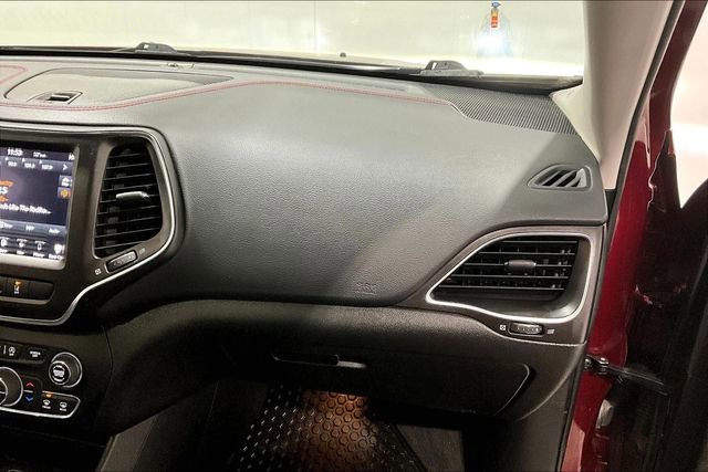 Used 2021 Jeep Cherokee Trailhawk w/ Sun & Sound Group image 25