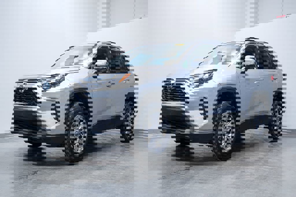 Used 2023 Toyota RAV4 LE image 3