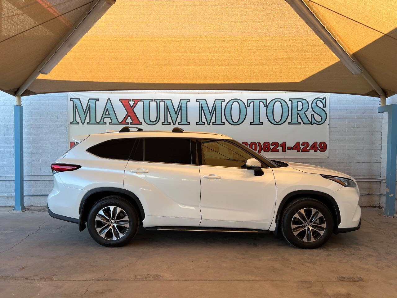 Used 2021 Toyota Highlander XSE image 1