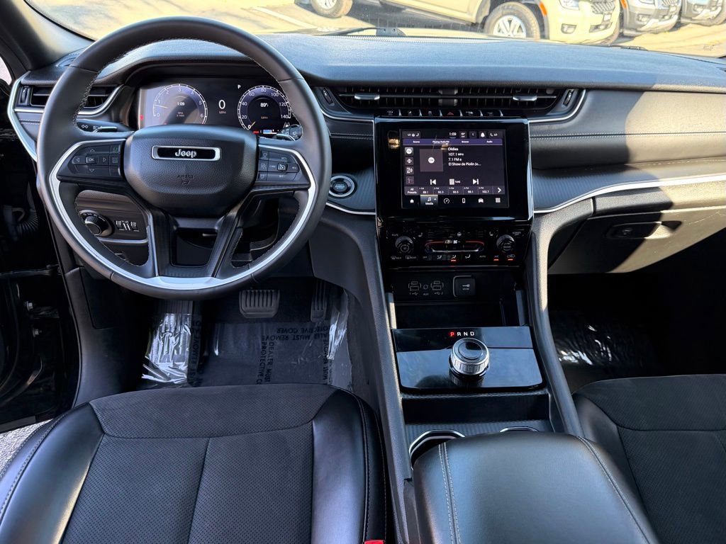 Used 2023 Jeep Grand Cherokee Altitude image 29