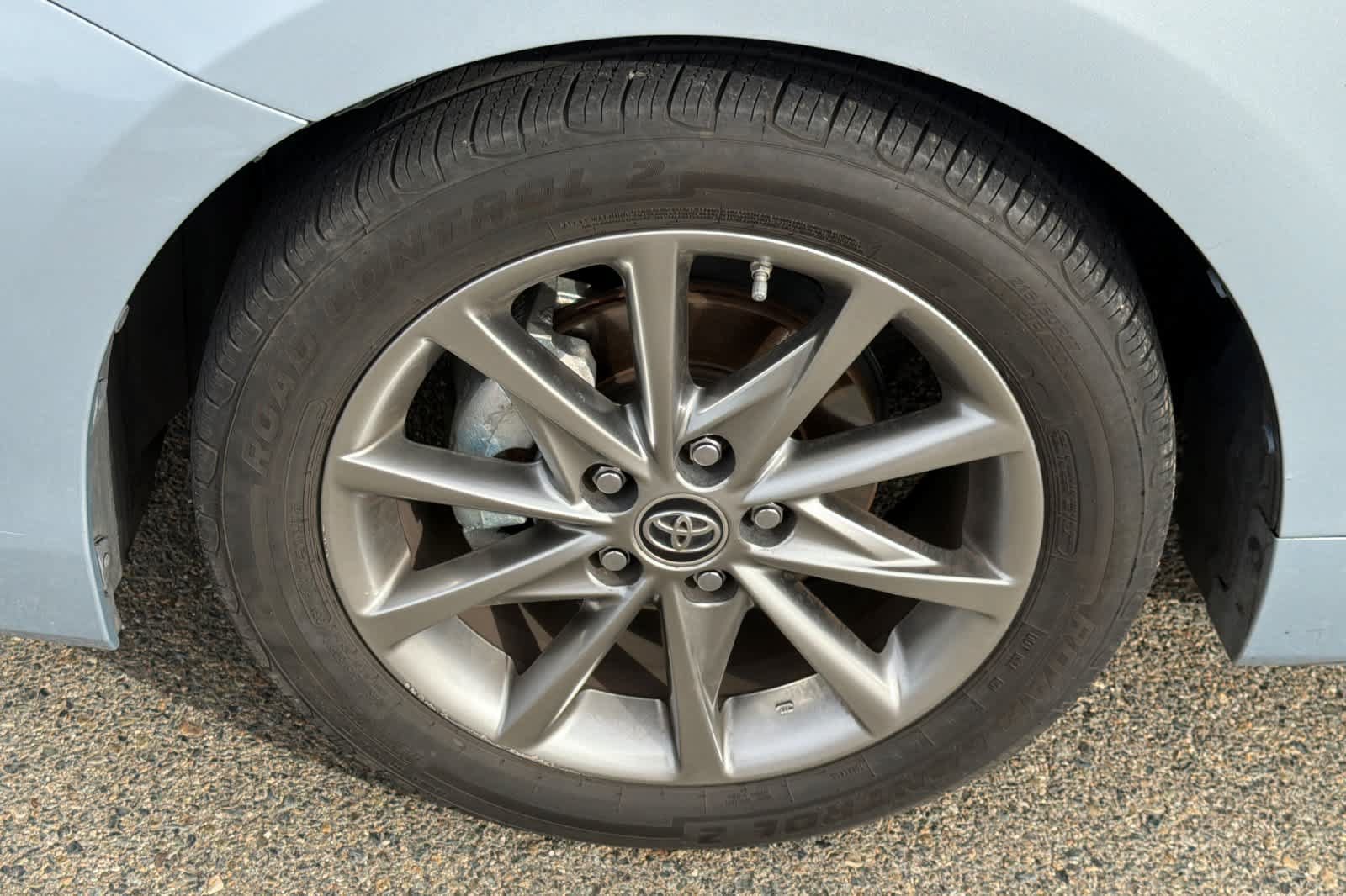 Used 2016 Toyota Prius V Five FWD image 11