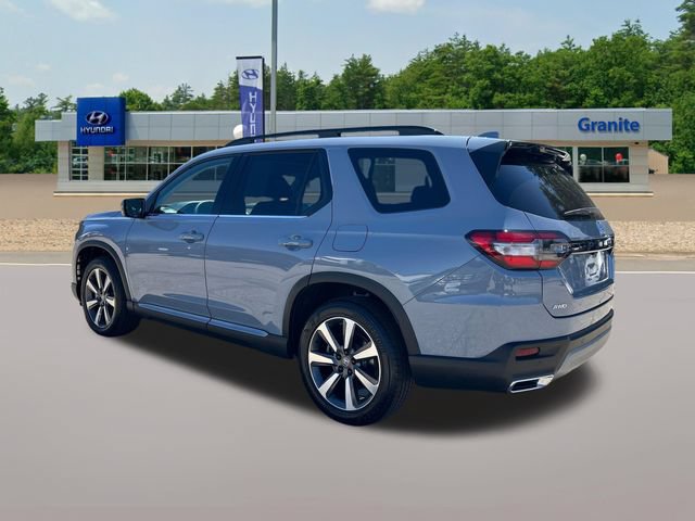 Used 2025 Honda Pilot Touring image 8
