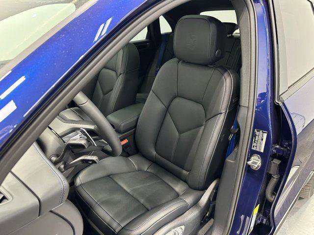 New 2025 Porsche Macan image 5