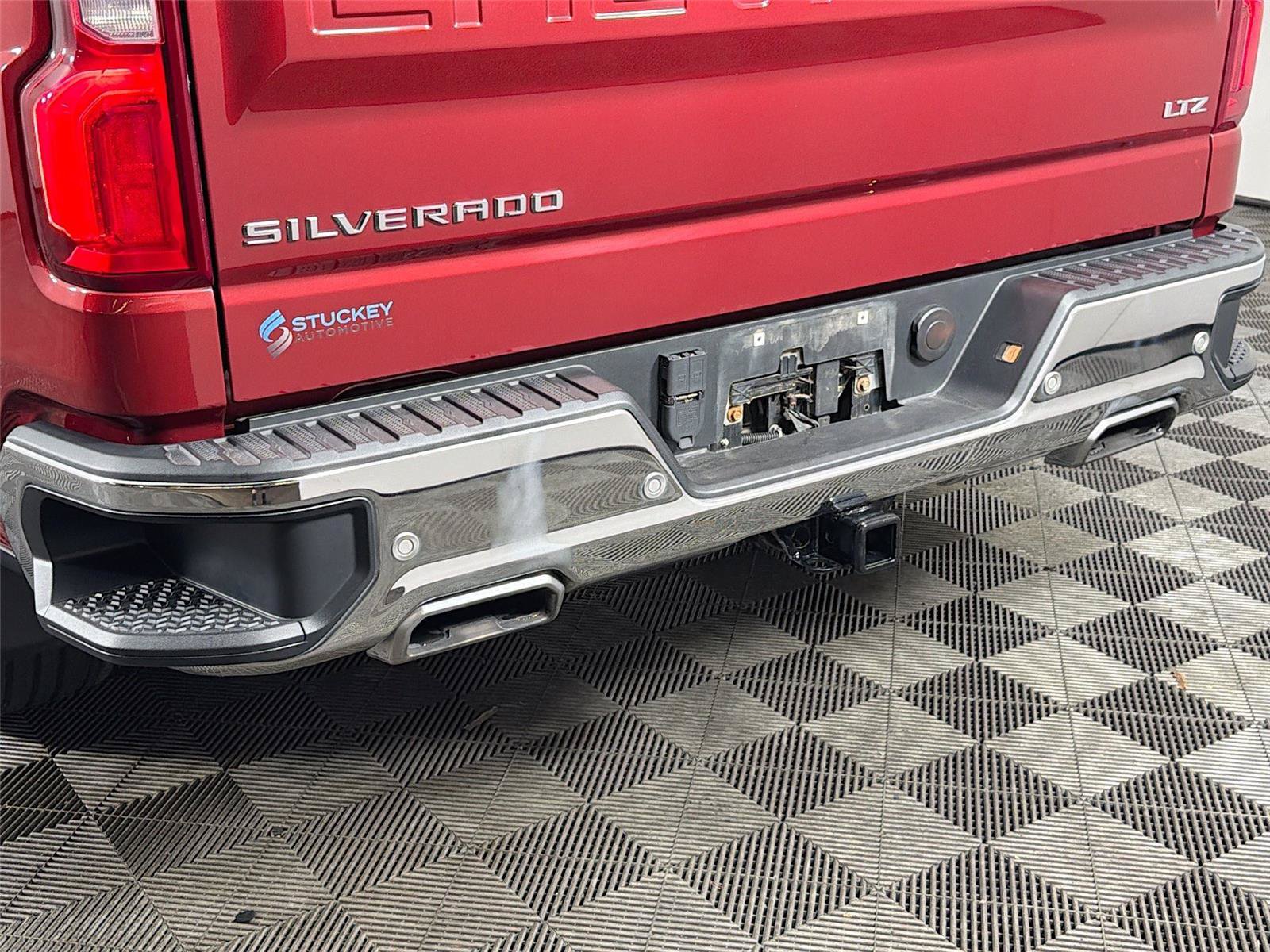 Used 2019 Chevrolet Silverado 1500 LTZ w/ LTZ Convenience Package AWD/4WD image 41