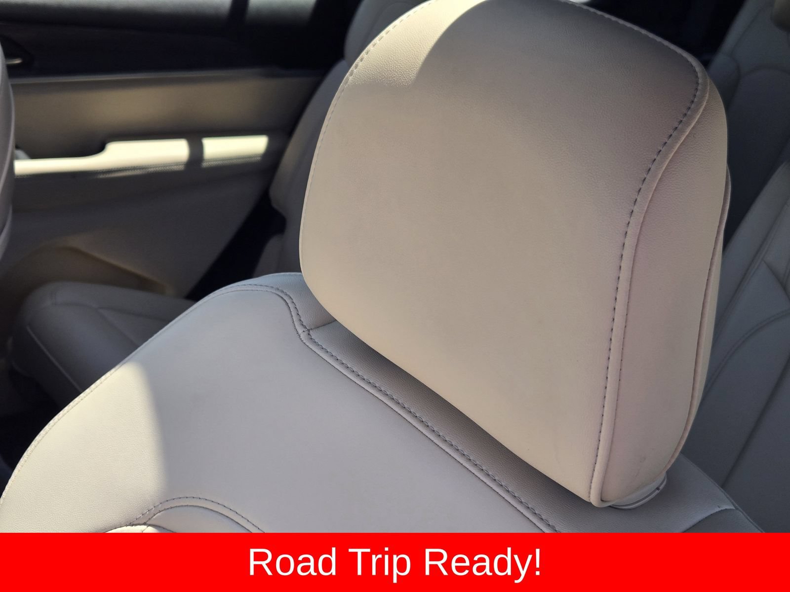 Used 2024 Jeep Grand Cherokee L Limited w/ MOPAR Finishing Package AWD/4WD image 16