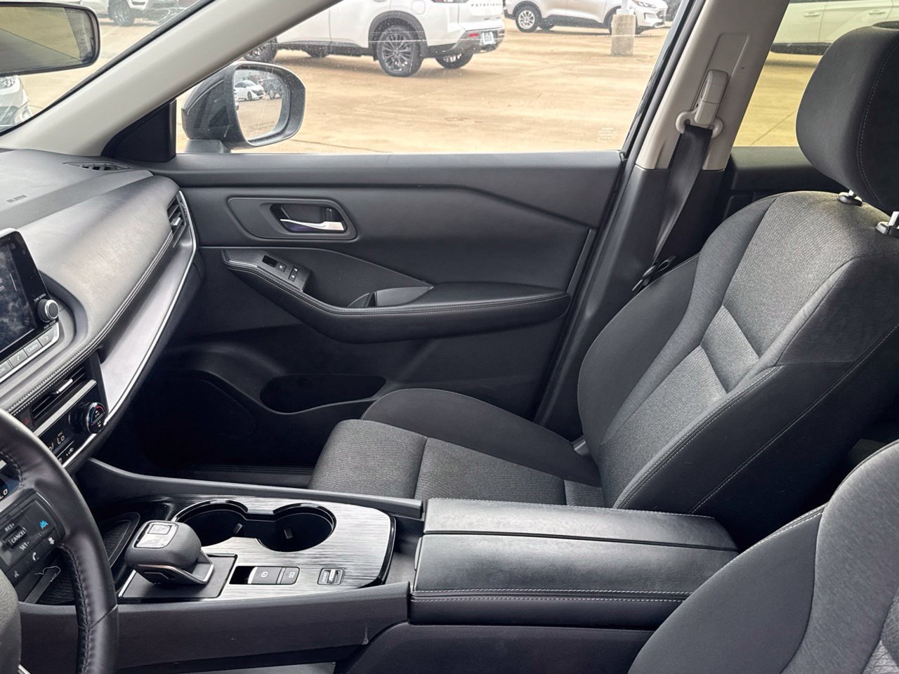 Certified 2025 Nissan Rogue SV FWD image 46