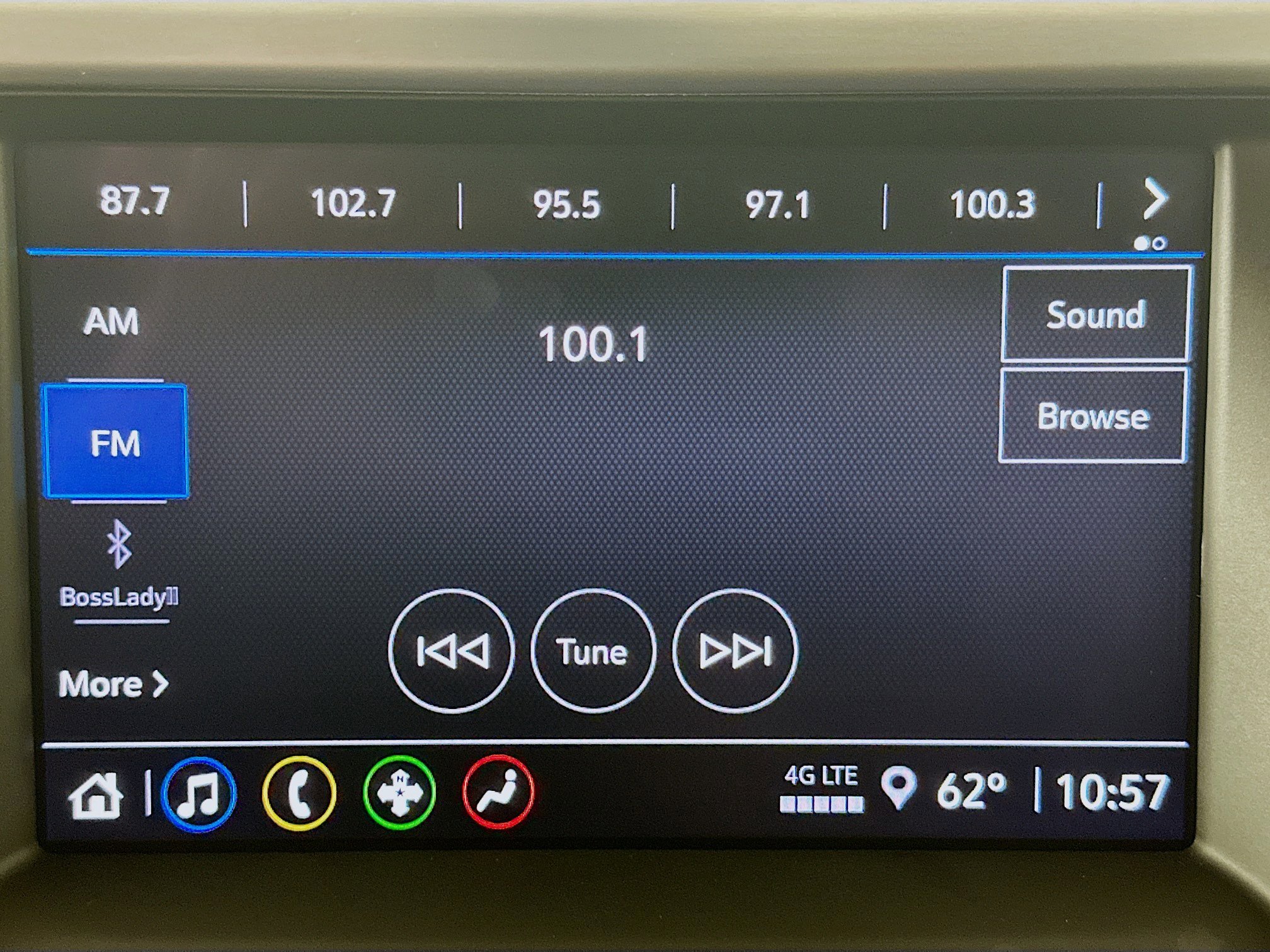 Used 2023 GMC Acadia SLE w/ Driver Convenience Package image 21