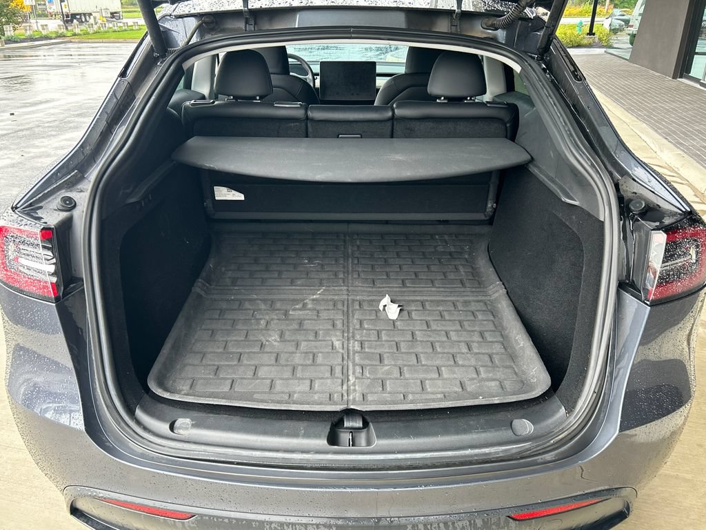 Used 2023 Tesla Model Y AWD image 7