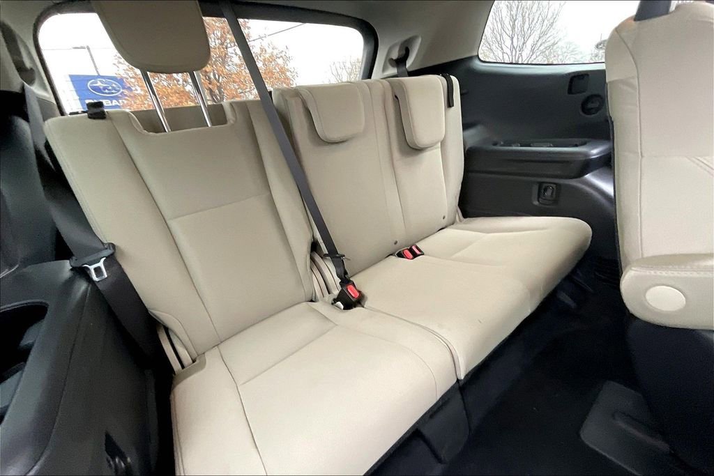 Certified 2024 Subaru Ascent Premium w/ Convenience Package image 31