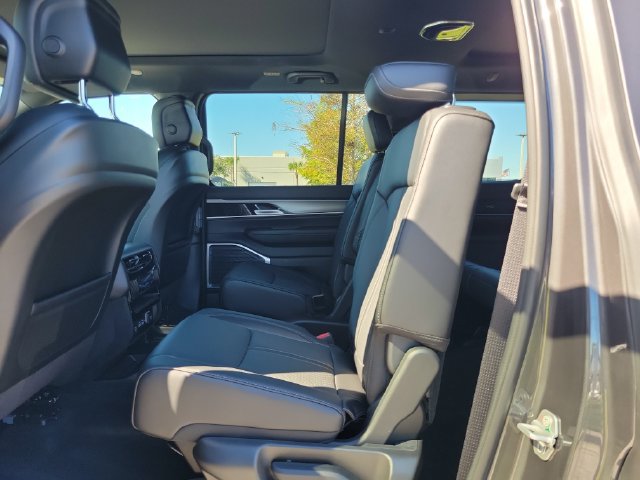 New 2027 Jeep Grand Wagoneer 4WD w/ Premium Group I image 16
