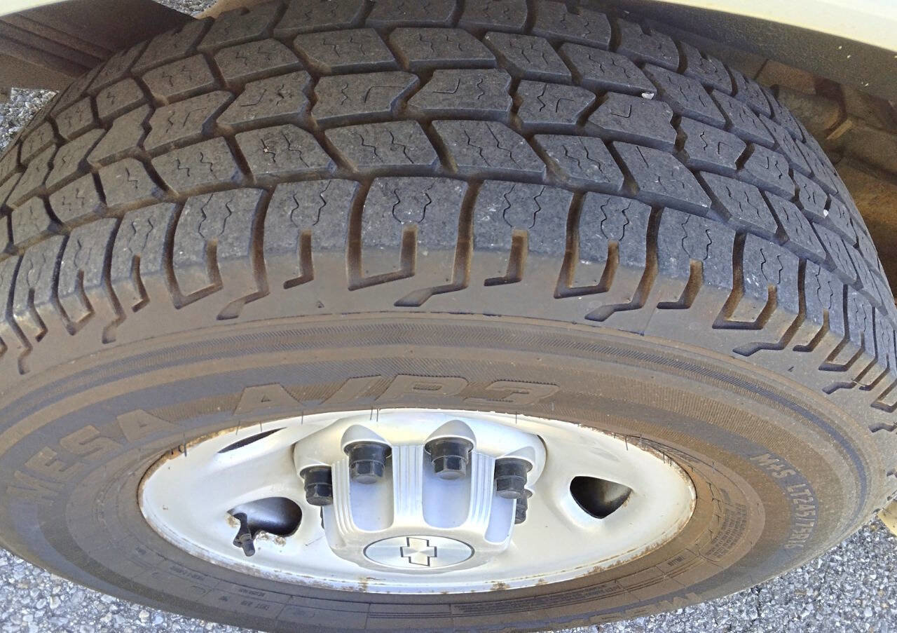 Used 2015 Chevrolet Express 2500 image 13