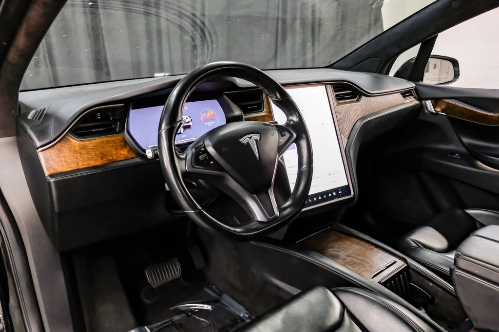 Used 2020 Tesla Model X Long Range AWD/4WD image 4
