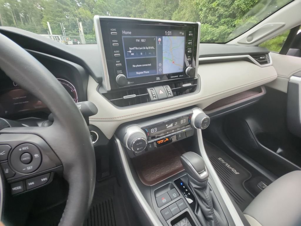 Used 2021 Toyota RAV4 Limited image 17