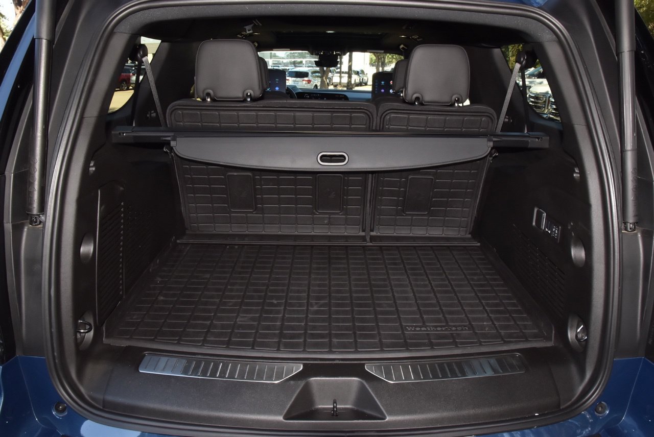 Used 2026 Chevrolet Suburban Premier RWD image 41