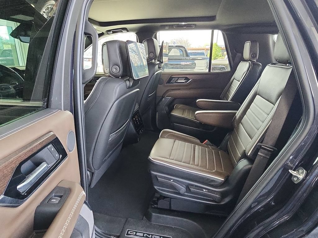 Certified 2025 GMC Yukon Denali Ultimate AWD/4WD image 25
