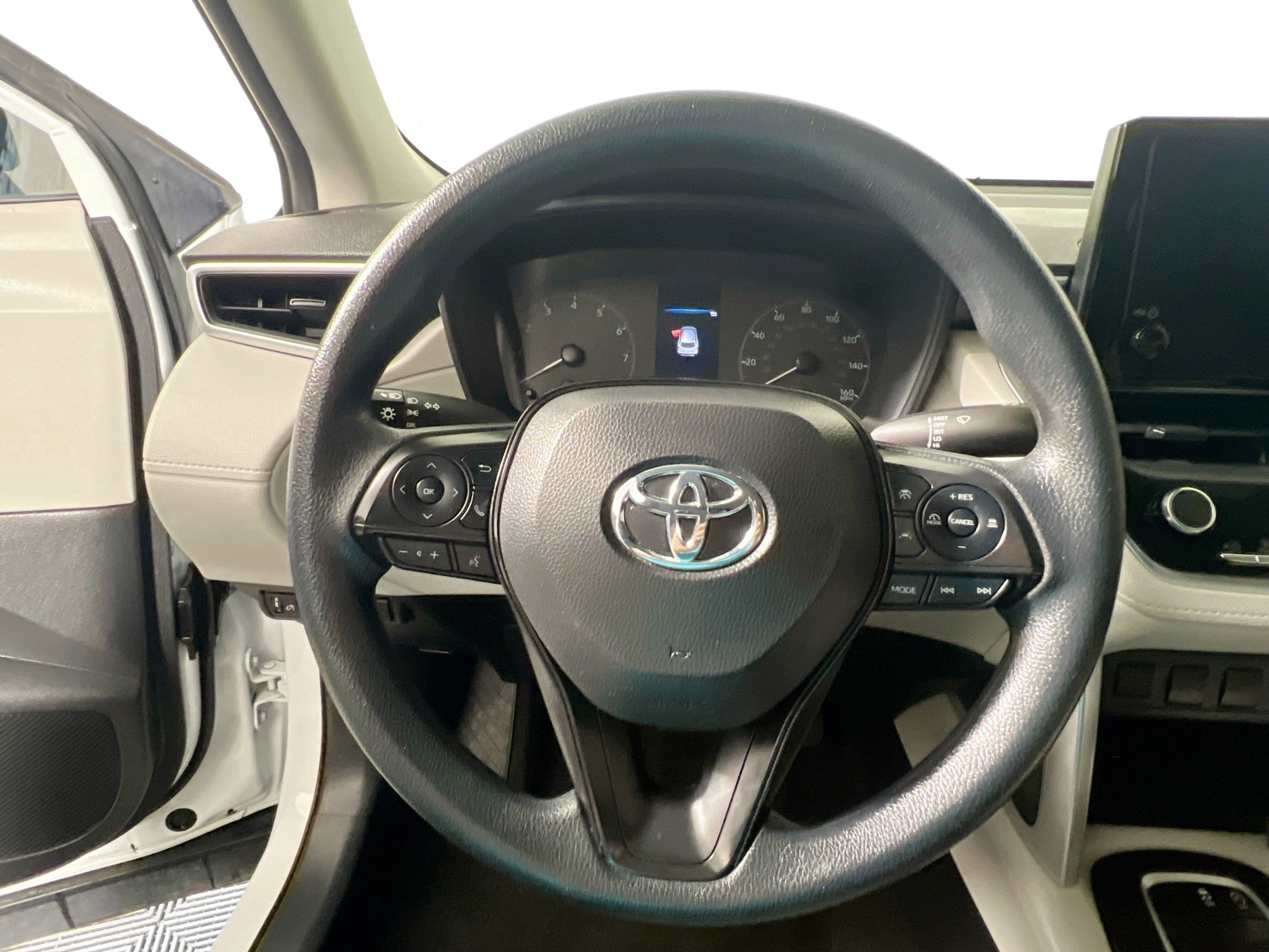 Used 2024 Toyota Corolla Cross L FWD image 16