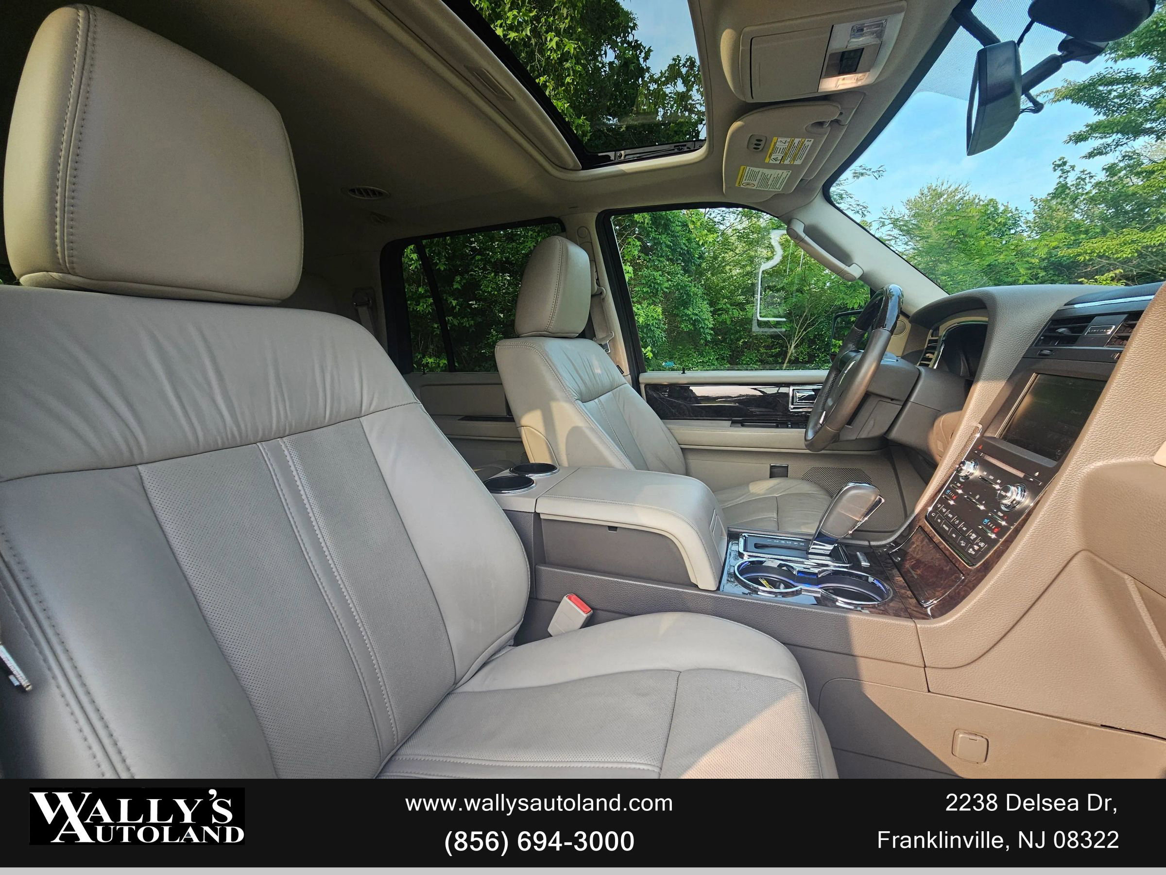 Used 2015 Lincoln Navigator 4WD image 31