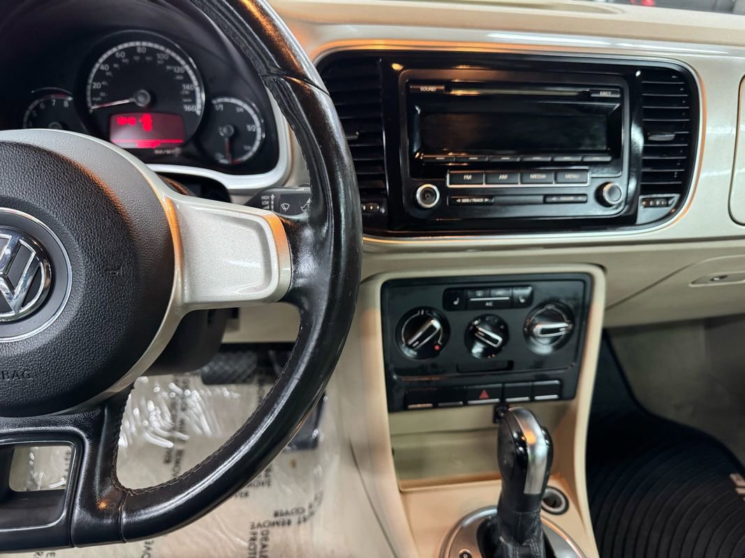 Used 2013 Volkswagen Beetle 2.5 image 21