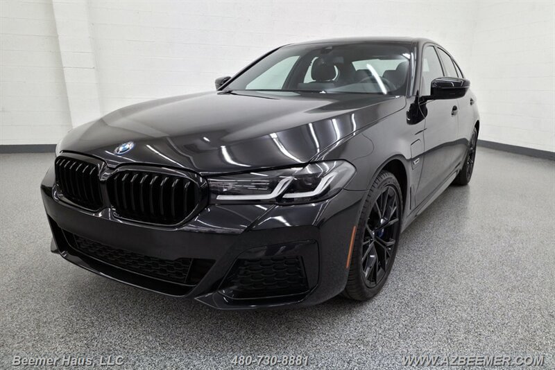 Used 2023 BMW 530e w/ M Sport Package RWD image 2