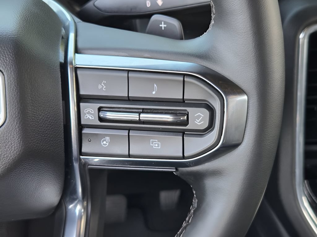 Used 2025 GMC Yukon Denali AWD/4WD image 26