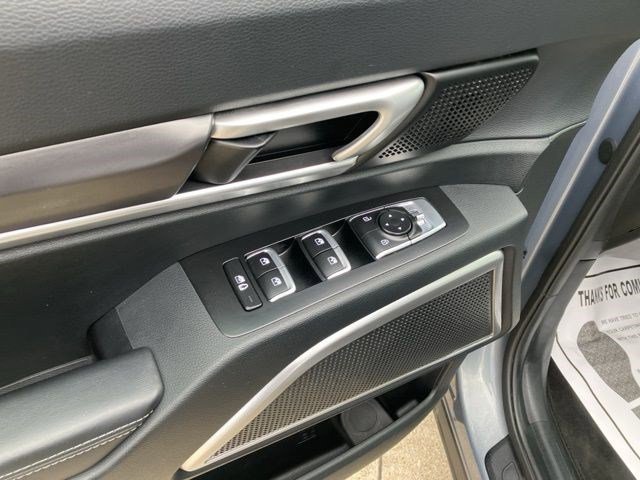 Used 2025 Kia Telluride S image 11