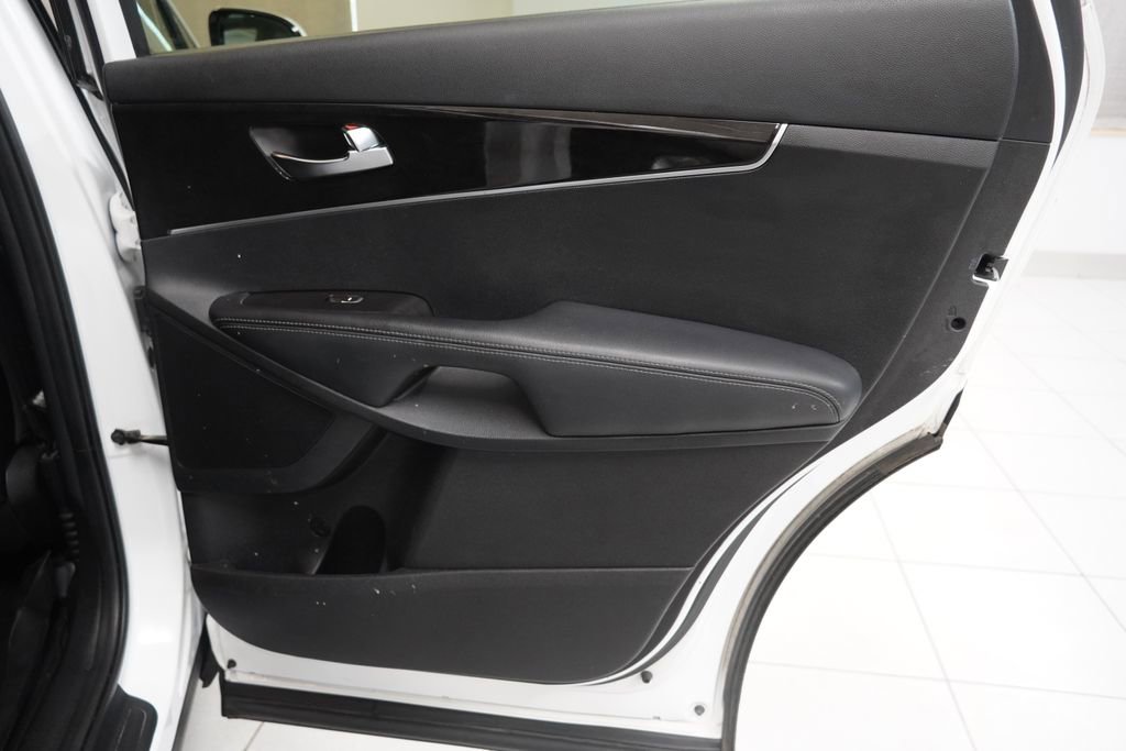 Used 2016 Kia Sorento LX w/ LX Convenience Package image 26