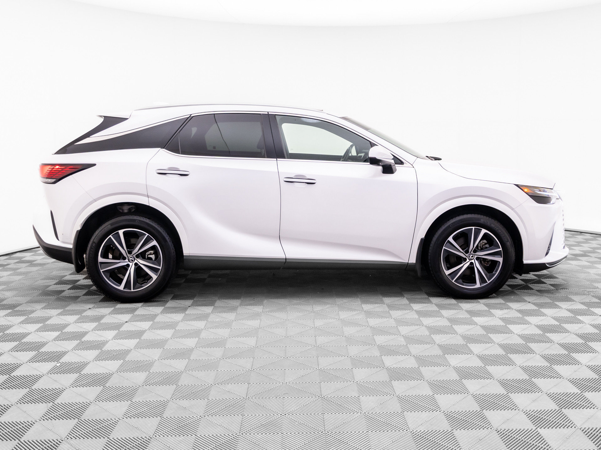Used 2024 Lexus RX 350 Premium w/ Convenience Package AWD/4WD image 6