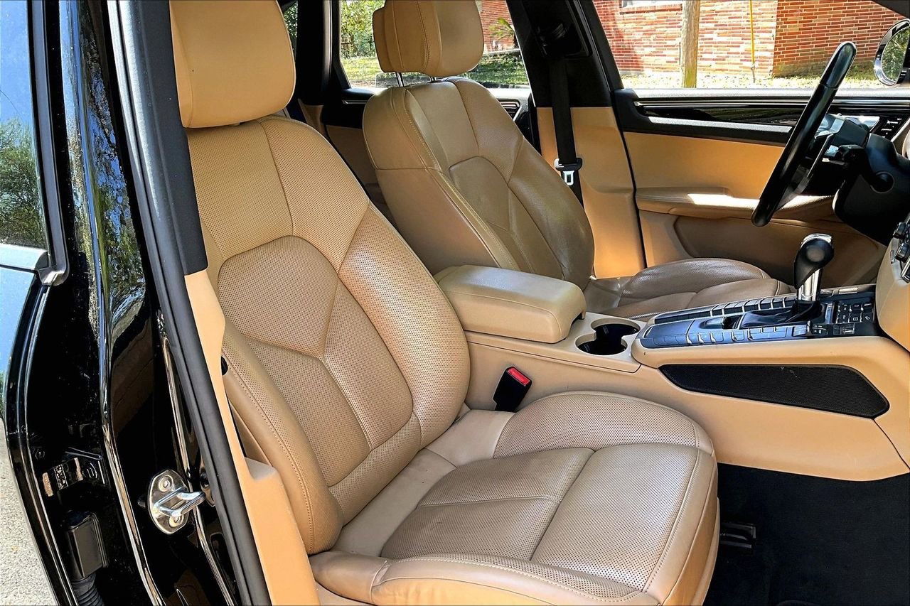 Used 2018 Porsche Macan Sport Edition image 28