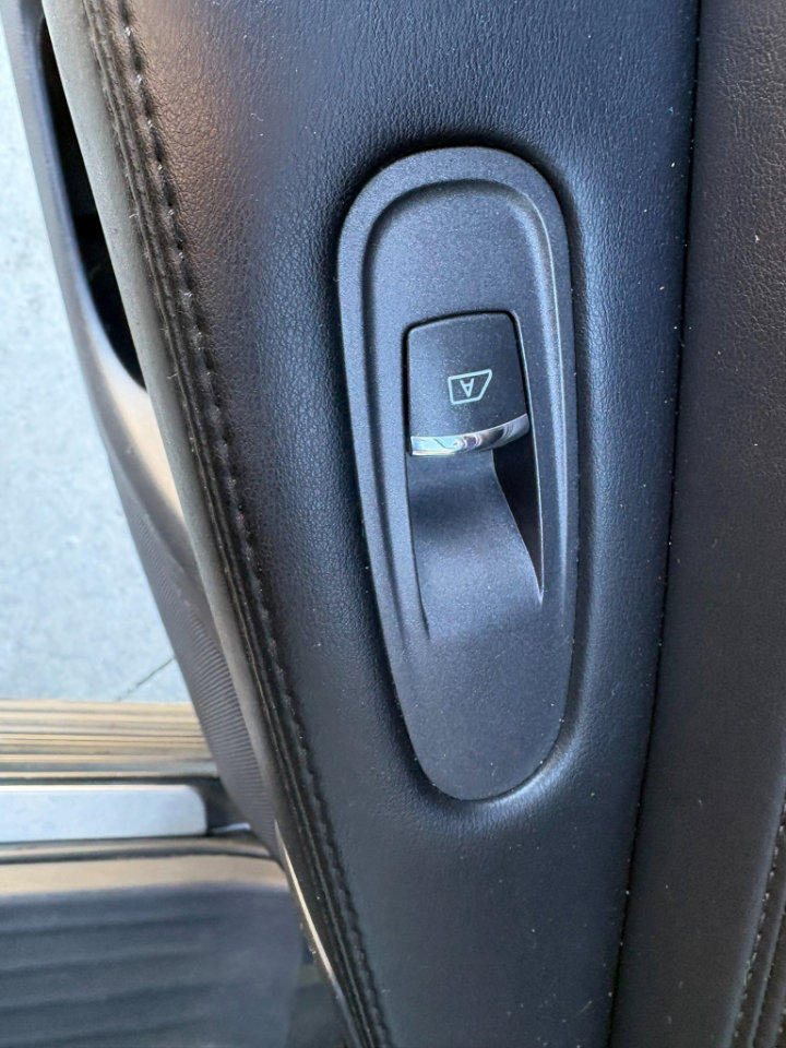 Used 2014 INFINITI QX60 FWD w/ Deluxe Touring Package image 29