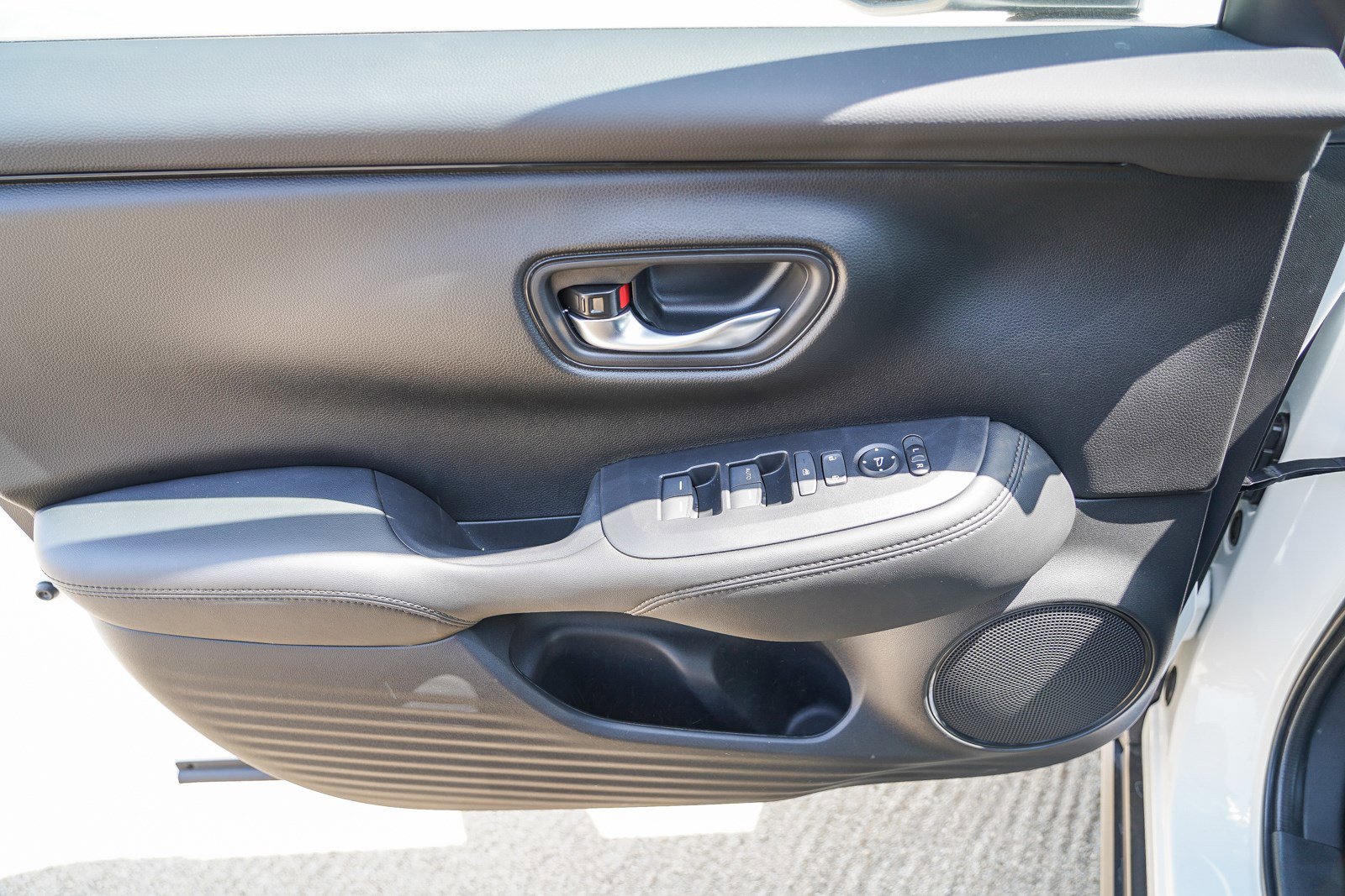 New 2026 Honda HR-V LX image 23