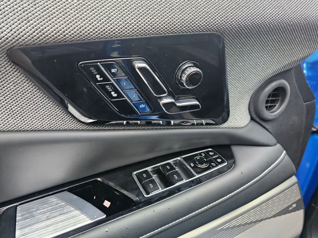 New 2026 Cadillac Optiq Luxury 1 image 29