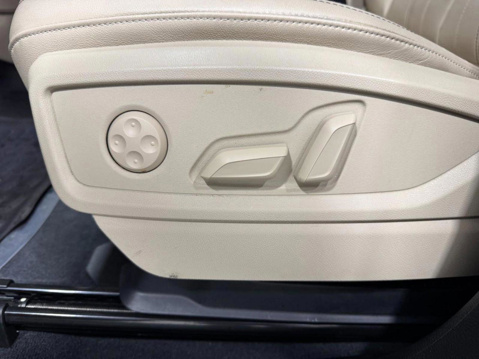 Used 2023 Audi Q5 2.0T Premium w/ Convenience Package image 28