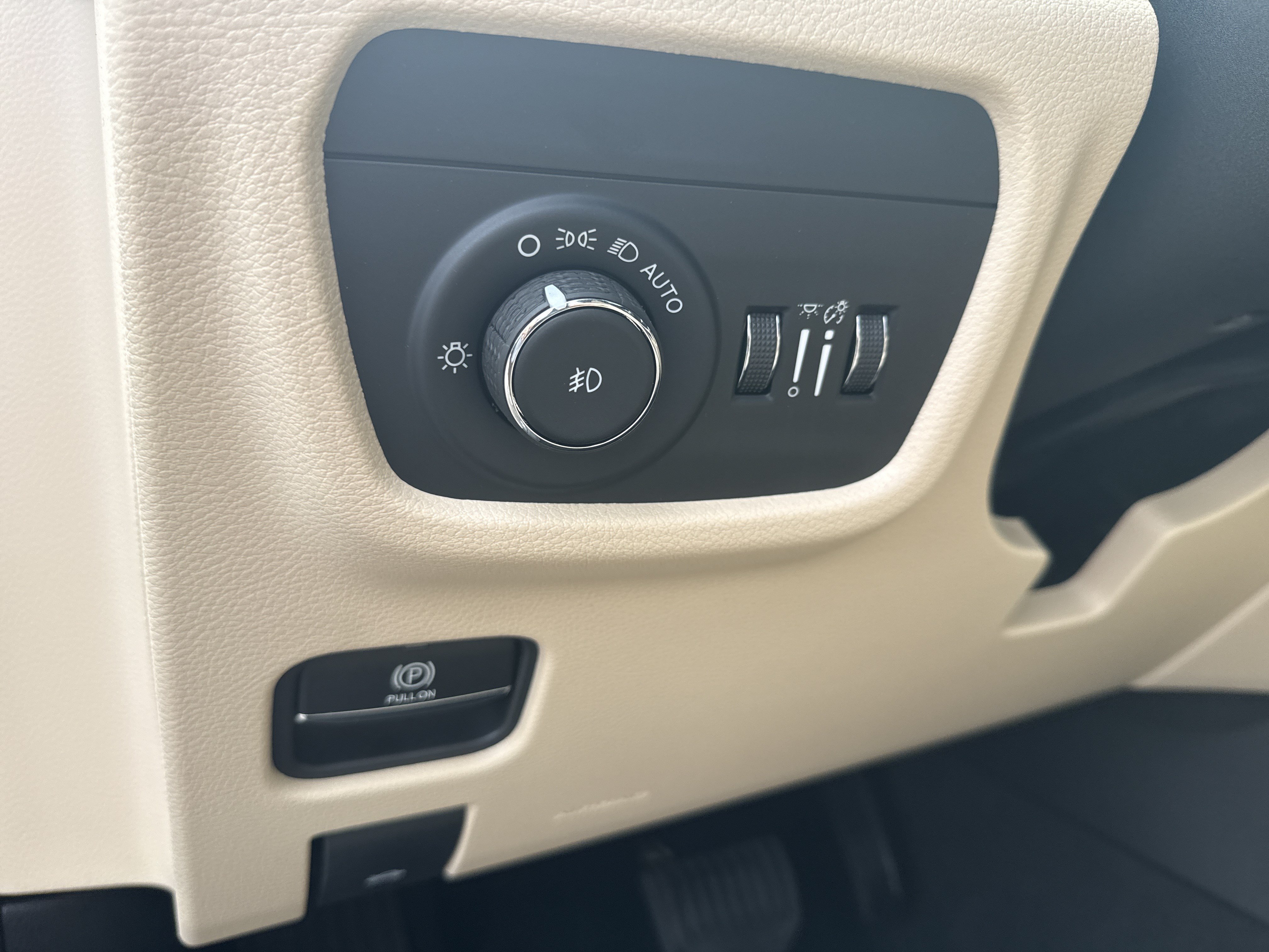 New 2026 Jeep Grand Cherokee Limited RWD image 32