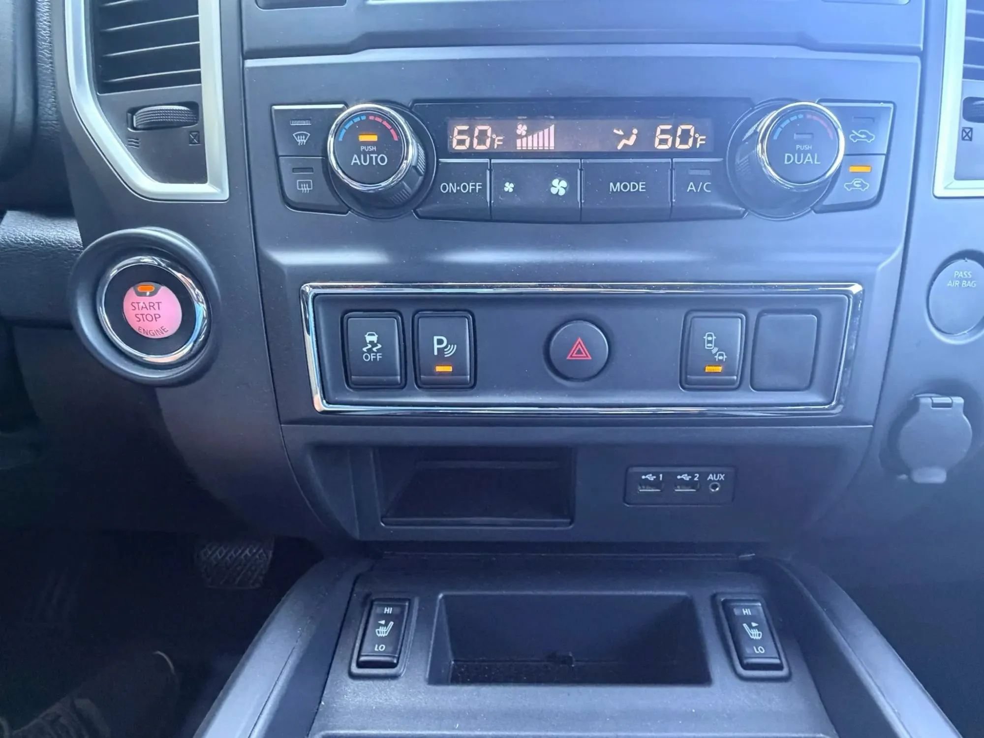 Used 2019 Nissan Titan SV w/ SV Convenience Package RWD image 13