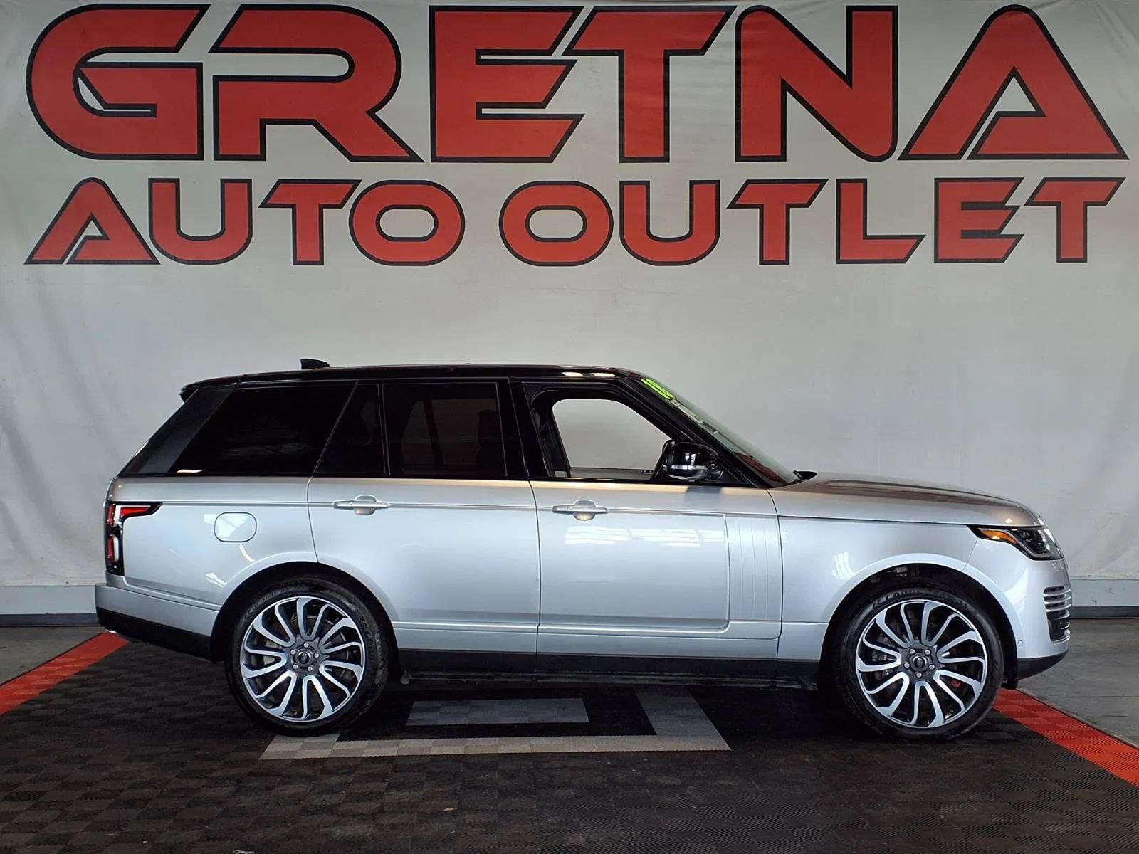 Used 2018 Land Rover Range Rover Supercharged AWD/4WD image 1