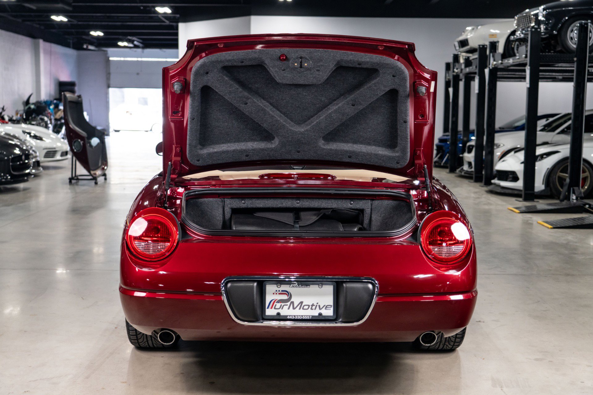 Used 2004 Ford Thunderbird Deluxe image 31