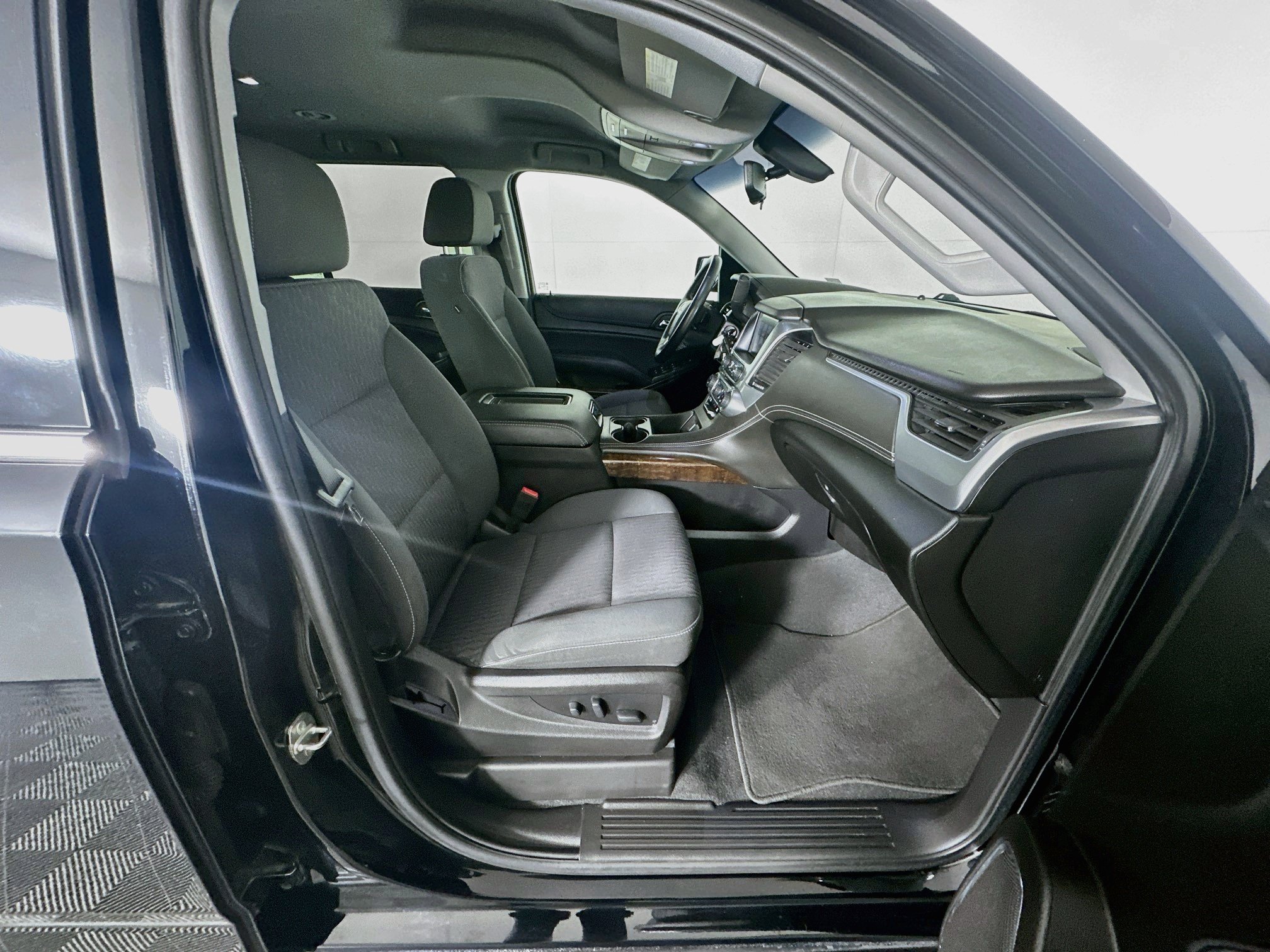 Used 2019 Chevrolet Tahoe LS AWD/4WD image 29