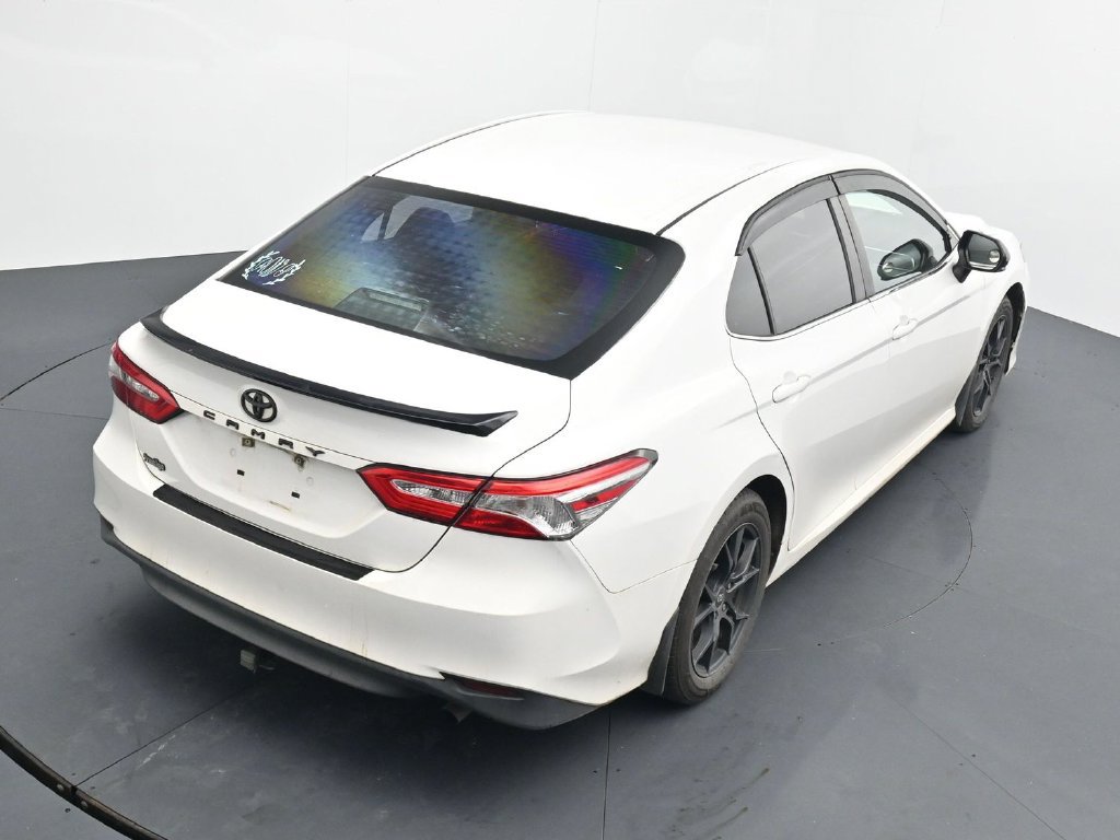 Used 2018 Toyota Camry LE FWD image 15