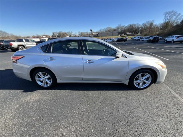 Used 2015 Nissan Altima 2.5 SV w/ Convenience Package image 4