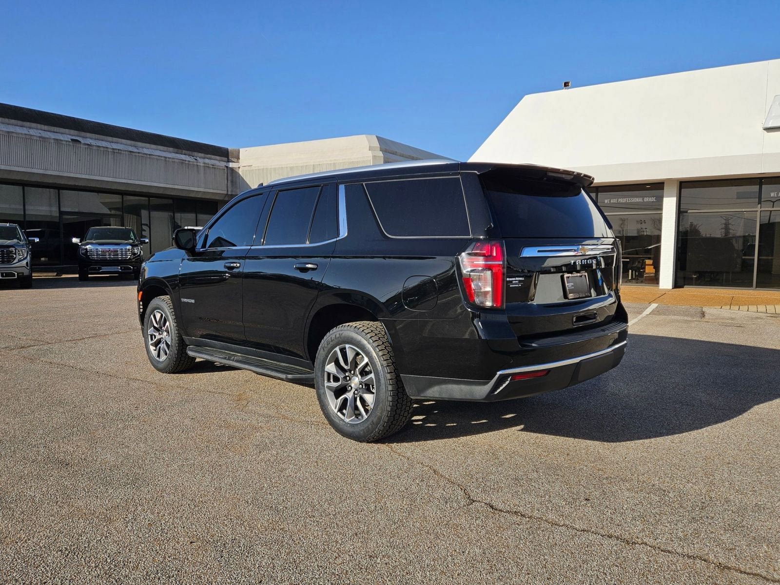 Used 2024 Chevrolet Tahoe LS image 3