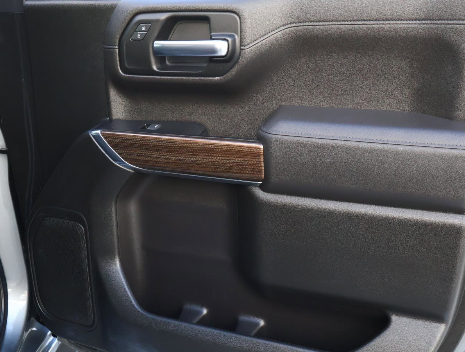 Used 2021 Chevrolet Silverado 1500 LT Trail Boss w/ LPO, Dark Essentials Package image 17