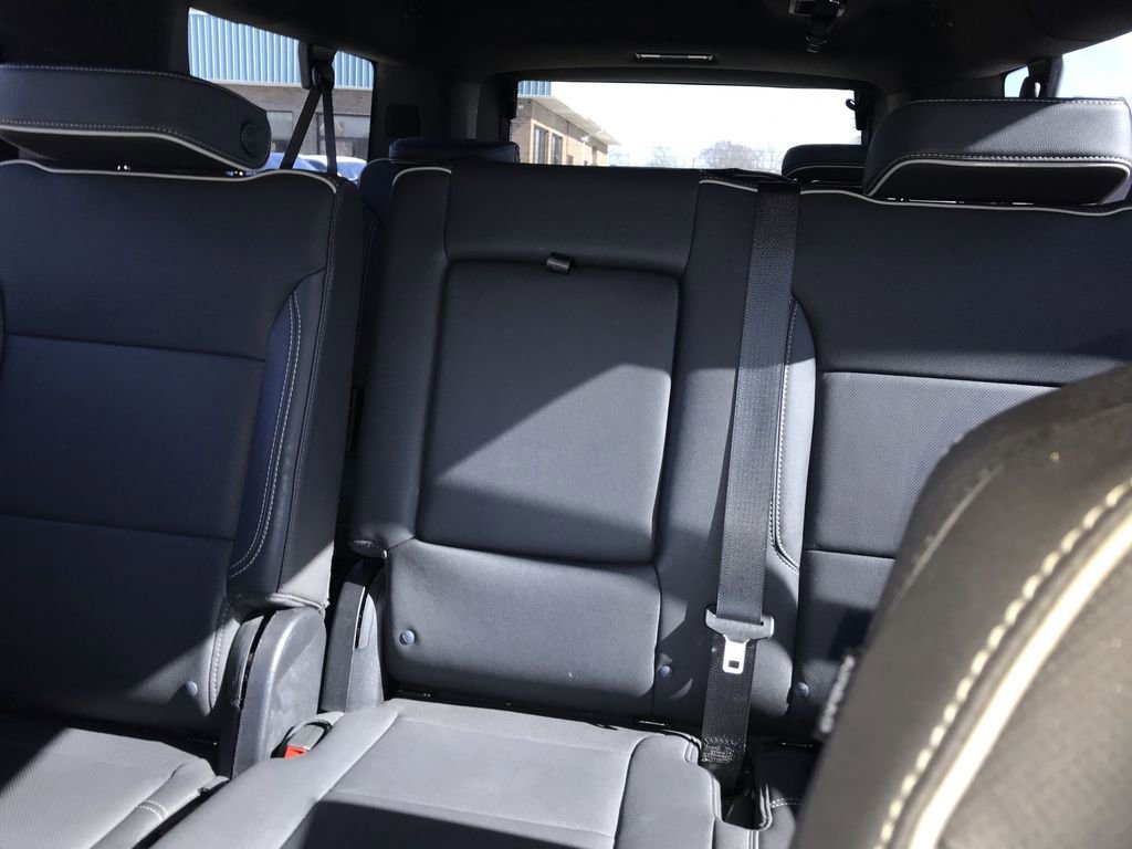 Used 2024 GMC Yukon XL SLT w/ SLT Luxury Package image 22